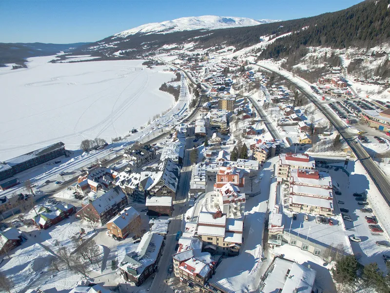 5d1dc23595805are town credit johan huczkowsky