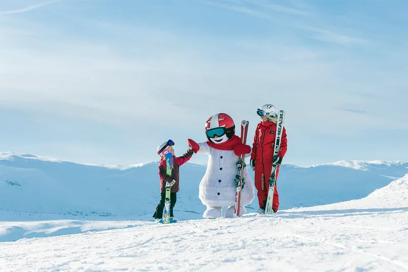 5d1dc236d91ebare valle high five credit ola matsson