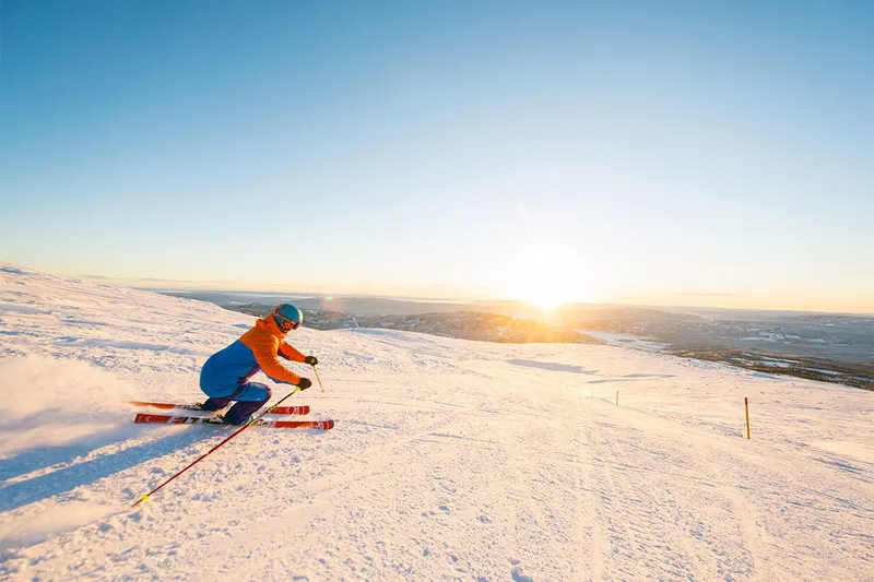 5d1dc29da34a6norefjell sunset skiing credit vegard breie
