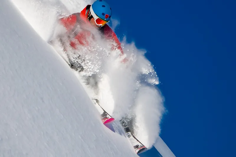 Riksgränsen steep skier © Mattias Johansson 6x4