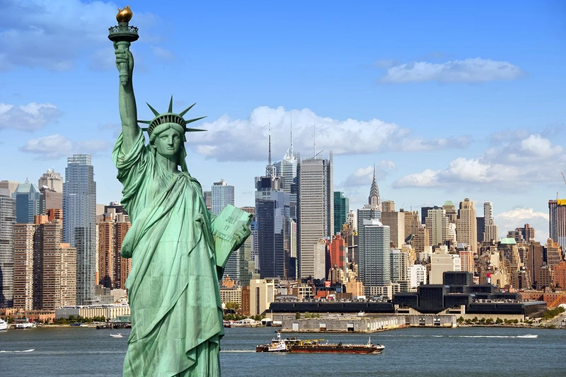 New York Cityscape Statue of Liberty