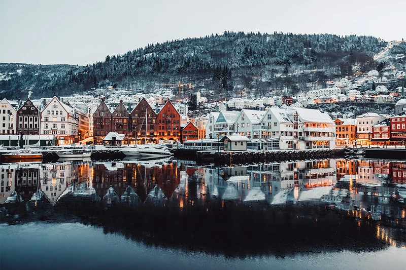 5d1dc71a565c9bergen waterfront winter