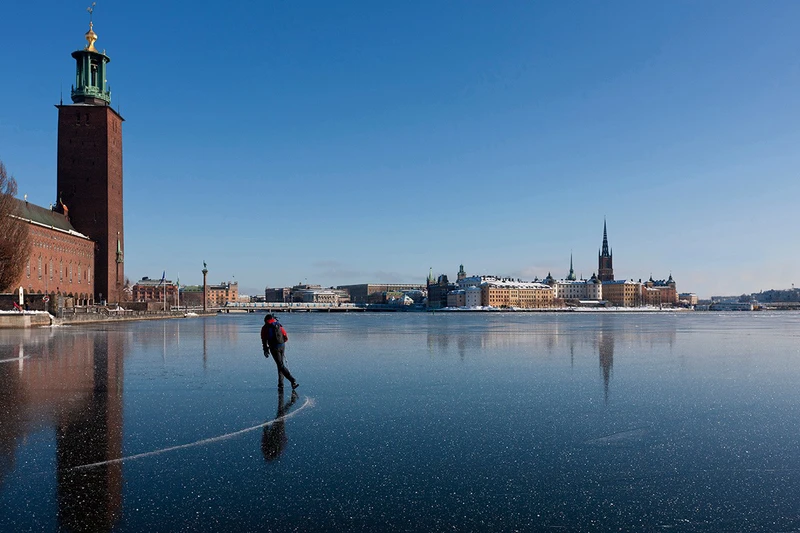 Skating in Stockholm © Henrik Trygg mediabank.visitstockholm