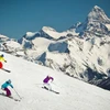 5d1dc81cddbcbbanff sunshine village skiers scenic credit banff lake louise tourism paul zizka photography16x9