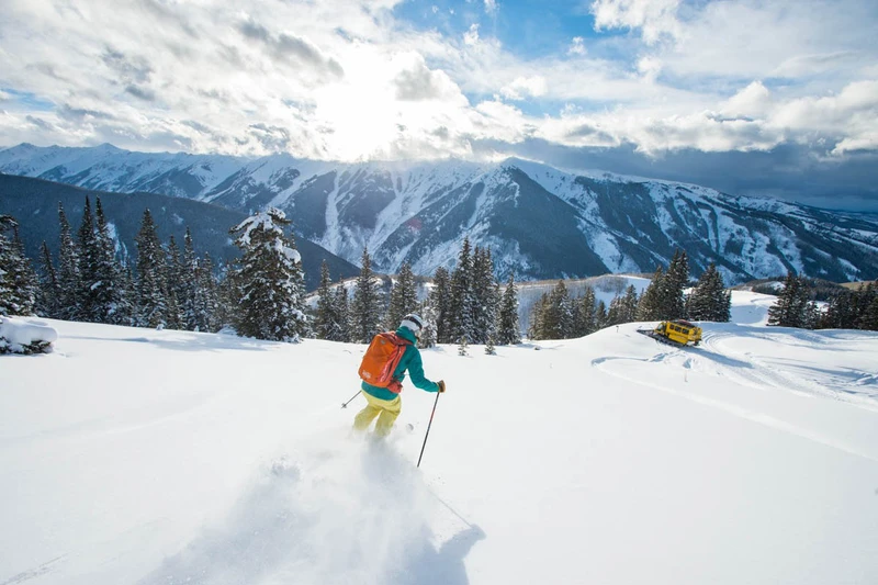 5d1dc86a55f3daspen snowcat powder tours skier to cat