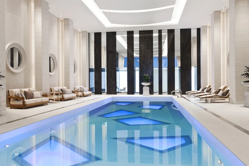 Rosewood Hotel Georgia Pool