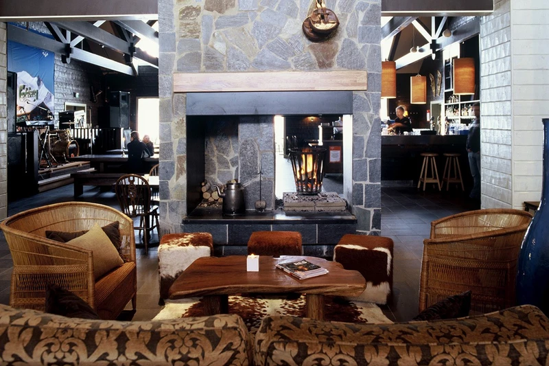 5d1dc93a7a665hotel fjallgarden fireplace 0
