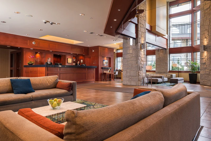 Crystal Lodge Lobby © Scott Brammer / Coastphoto