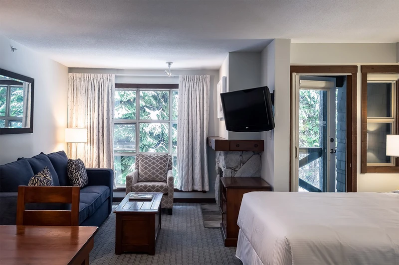 5d1dca047e02dblackcomb spring suites studio suite