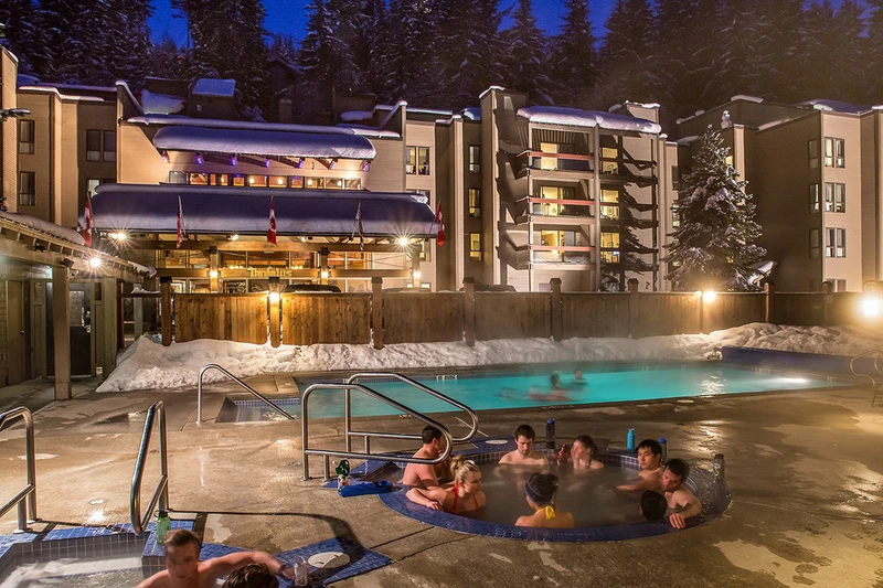 Tantalus Lodge Swimming Pool and Hot Tub