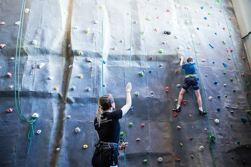 5d1dcacd71fbenorefjell ski and spa rock climbing