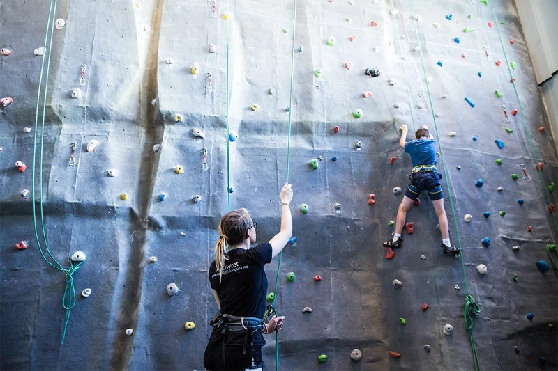 5d1dcacd71fbenorefjell ski and spa rock climbing