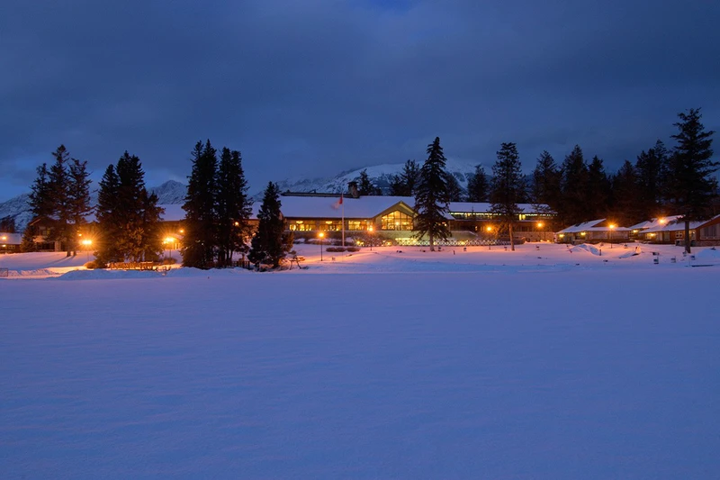 Fairmont Jasper Park Lodge Exterior