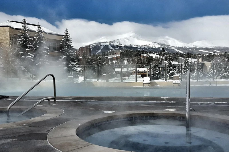 Main Street Station - Hot Tub