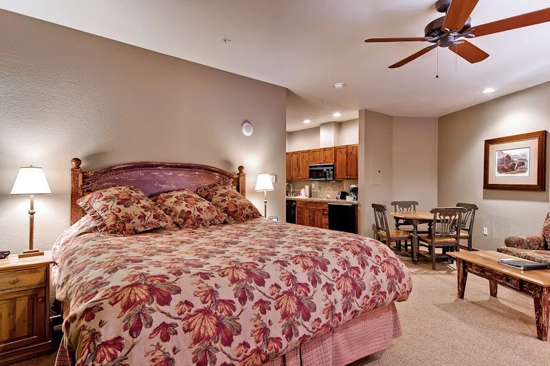 5d1dcb7994e7bmain street station studio 1