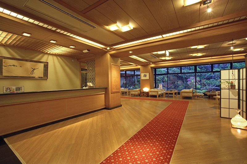 5d1dcb96d16f0sakaya lobby