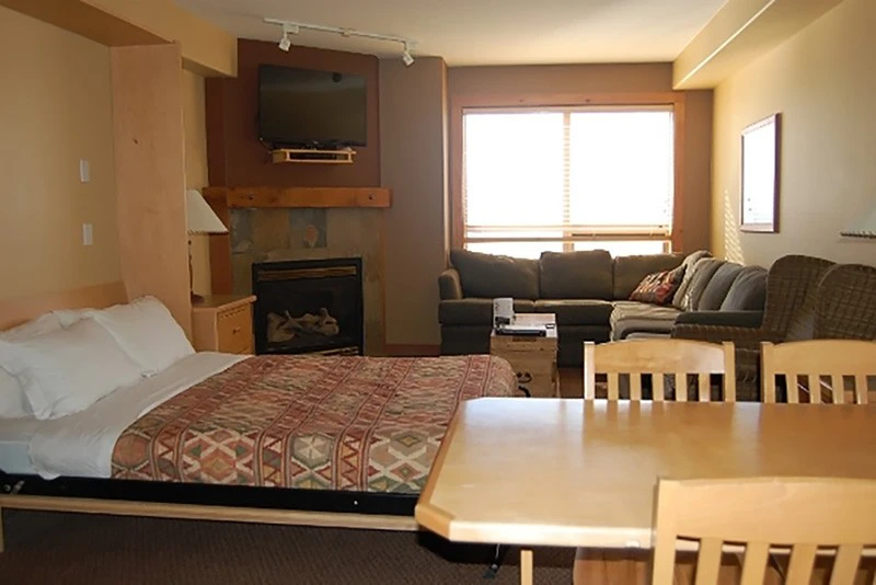 5d1dcba172e8fchateau big white superior