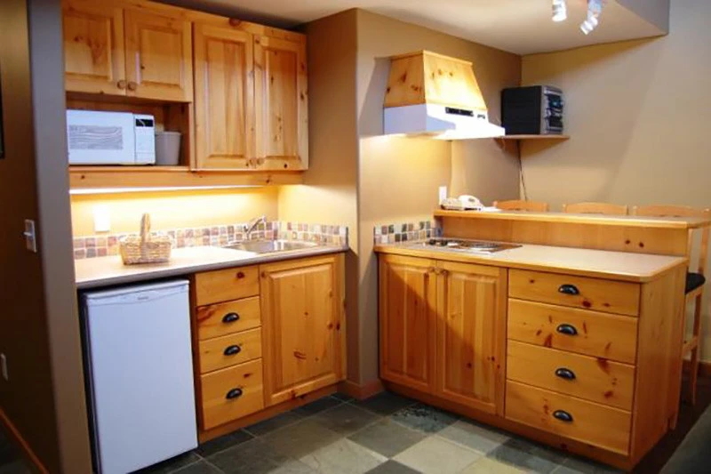 5d1dcba217493chateau big white loft kitchette