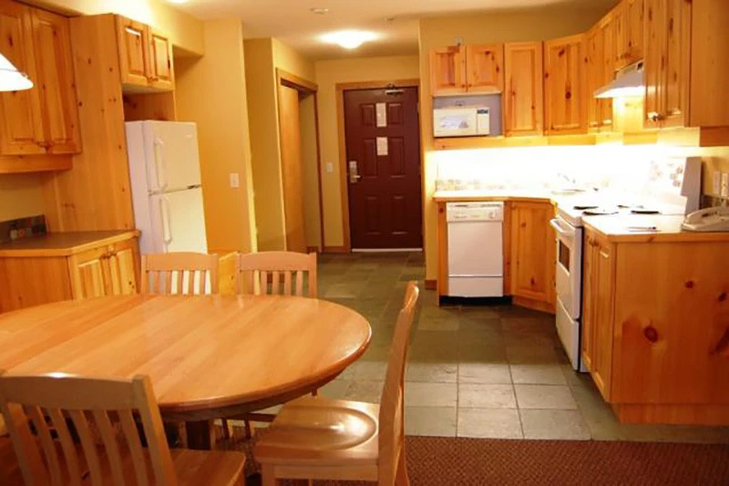 5d1dcba28ffe0chateau big white 1 bedroom and den