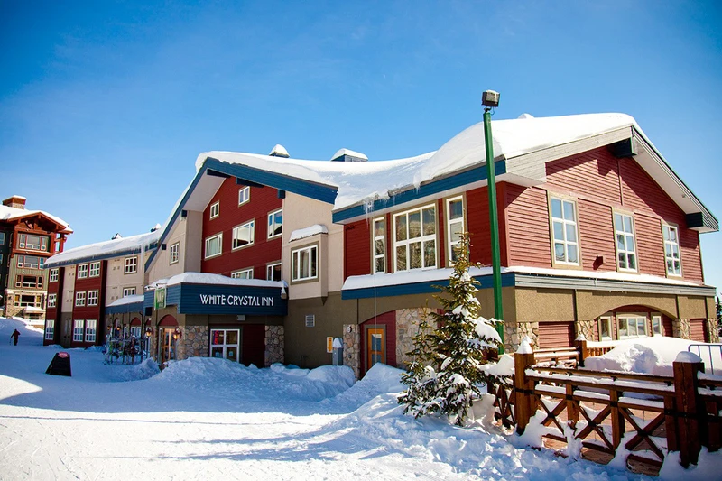 White Crystal Inn Exterior