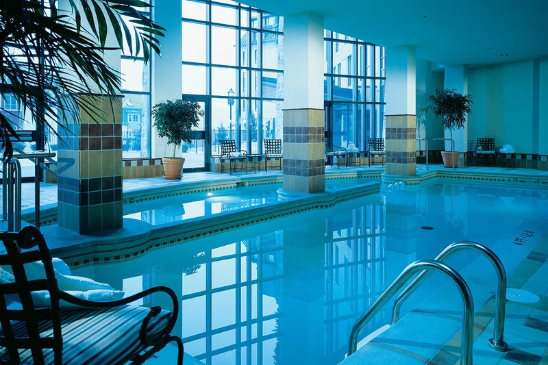 Fairmont Tremblant Pool © Fairmont Chateau Tremblant