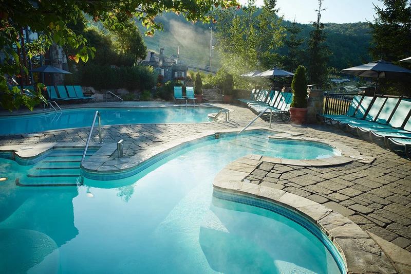 Fairmont Tremblant Exterior Pool © Fairmont Chateau Tremblant