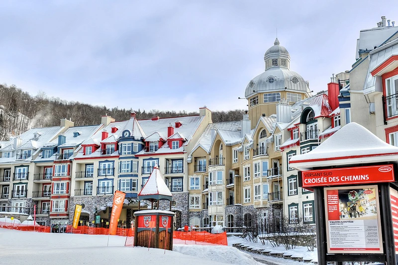 Sommet des Neiges Exterior