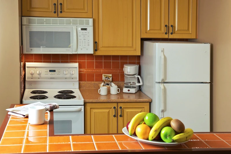 5d1dcc0f93af7sommet des neiges kitchen