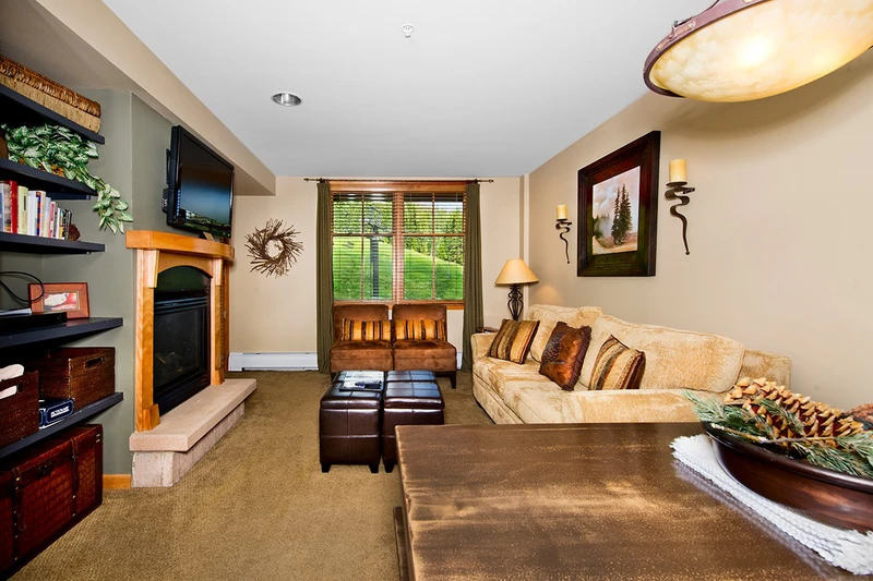 5d1dcc51f00d1zephyr mountain lounge