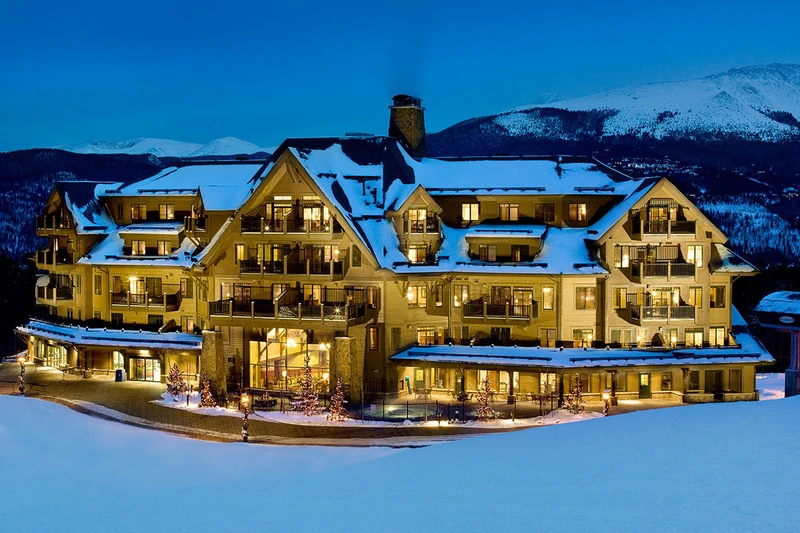 Crystal Peak Lodge Exterior