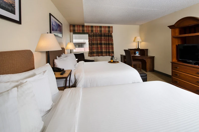 5d1dcc82a4e52evergreen lodge double queen room