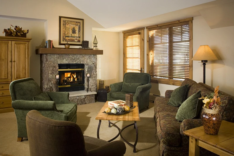 5d1dcd25d3a71mountain thunder lodge studio copyright