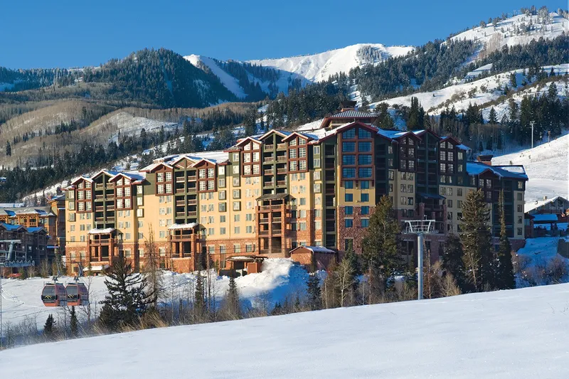 Grand Summit Resort Hotel Exterior