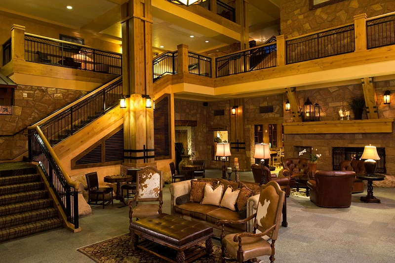 5d1dcd4a8cb1dgrand summit lobby