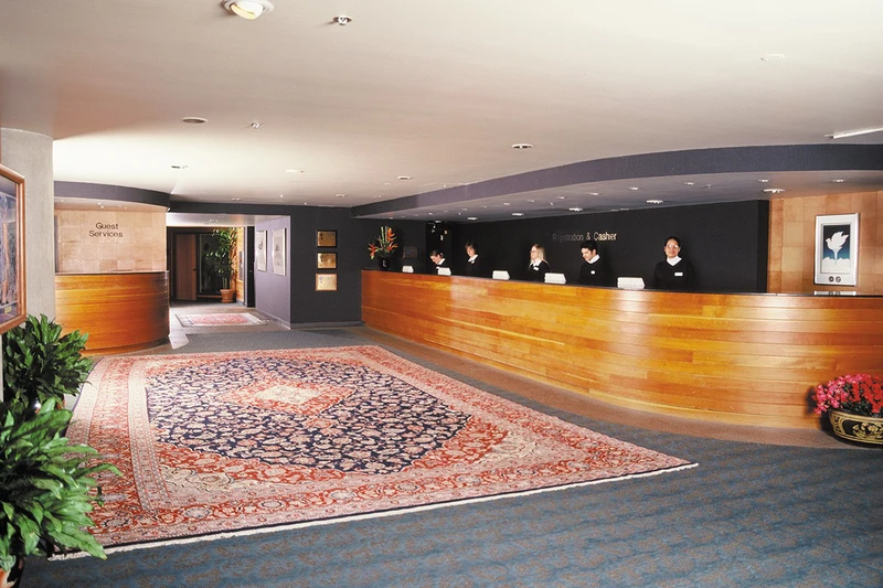 5d1dcdcd92f66cliff lodge lobby