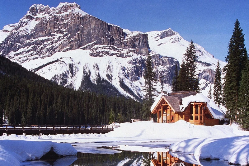 Emerald Lake Lodge Exterior