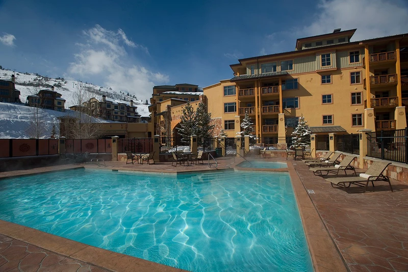 5d1dce519dc95sundial pool 0