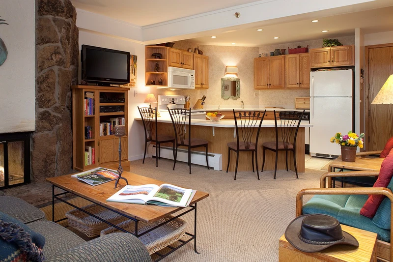 5d1dce5b27fcdlaurelwood deluxe studio