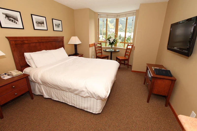 5d1dceb02bbdecascades lodge studio