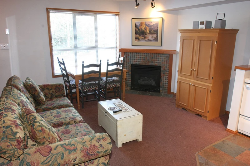 5d1dced017c1aglaciers reach two bedroom