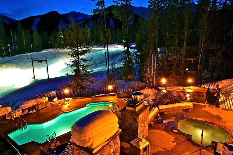 5d1dcef9497ecsnow creek lodge pool at night