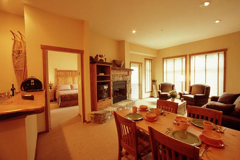 5d1dcefc6092bsnow creek lodge suite 0