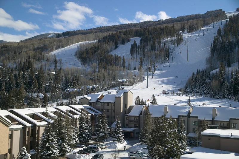 Lion Square Lodge Exterior