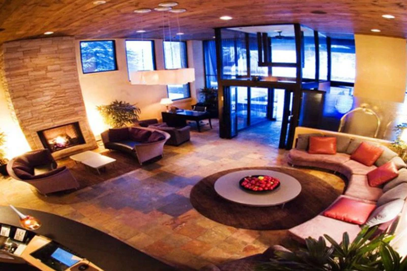 5d1dcf1a18347mountain haus lobby