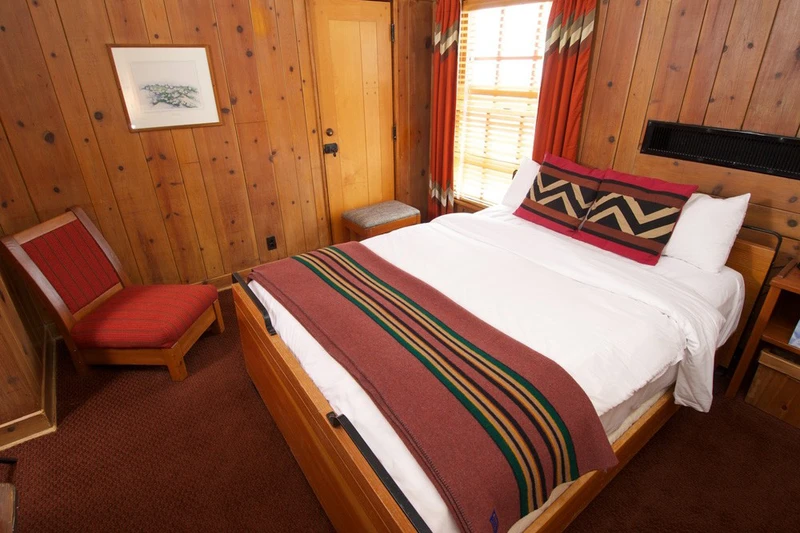 5d1dcfe1e2c6ctimberline lodge queen room 0