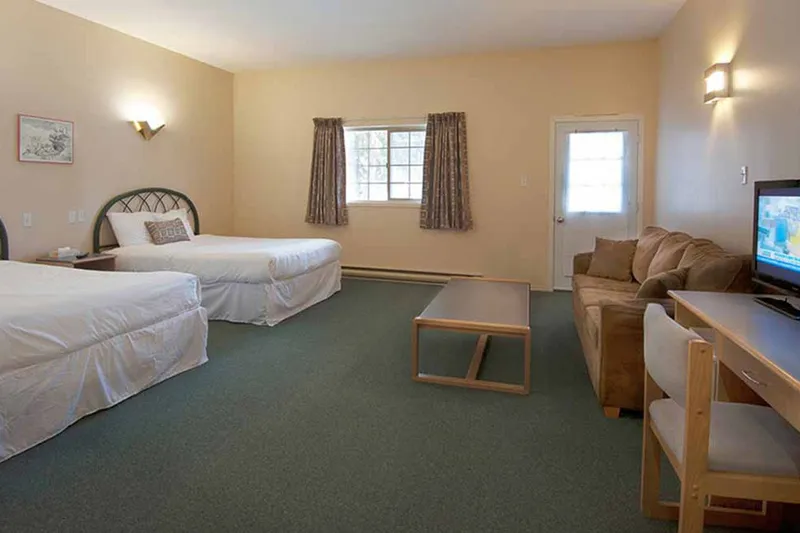 5d1dcfefd1d6cfernie slopeside lodge family room