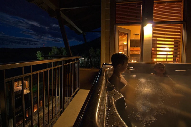 5d1dd02e45a88red mountain condos hottub credit heath