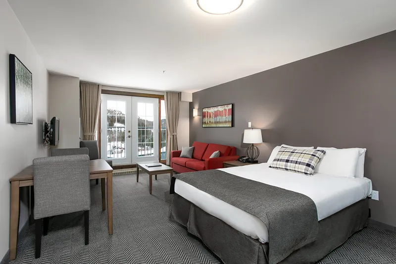 5d1dd06729545hotel room tour des voyageurs chambre3 one bed