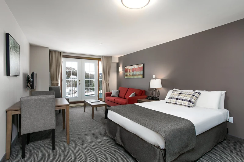 5d1dd06729545hotel room tour des voyageurs chambre3 one bed