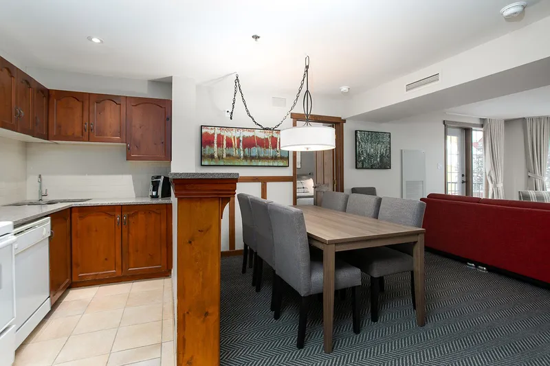 5d1dd068ab2f8one bed apt two beds tour des voyageurs chambre4 kitchen